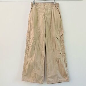 FOREVER21 Lightweight Beige Wide Leg Cargo Pants - Women’s M